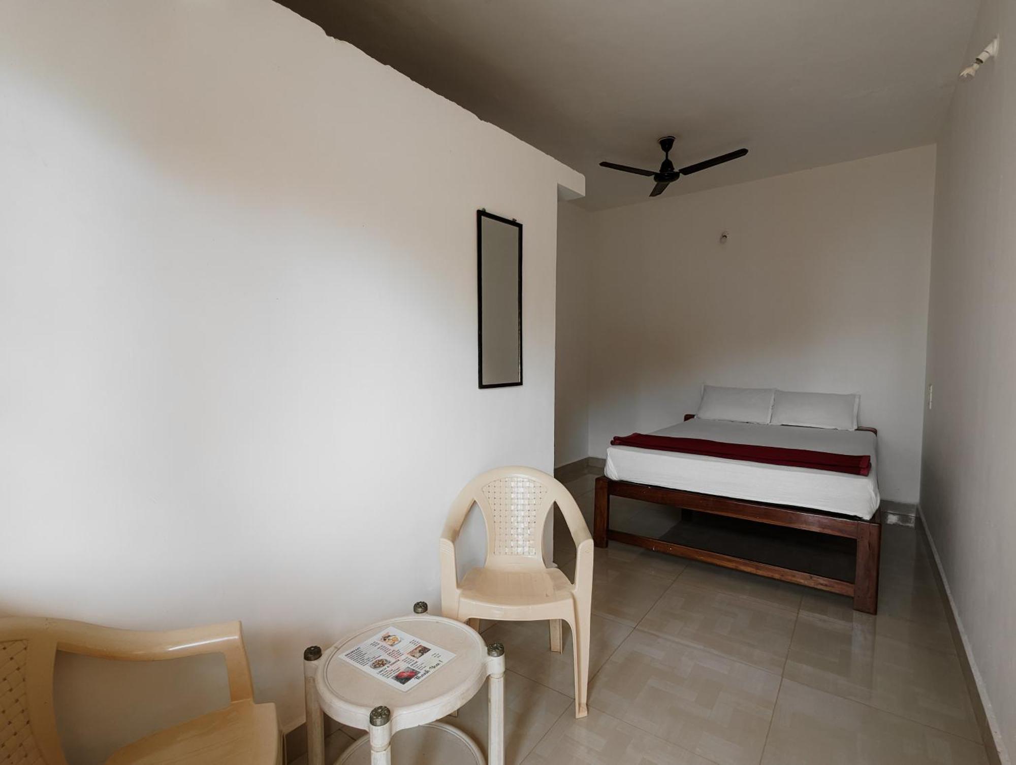 Krishna Guest House 阿姆波尔 外观 照片